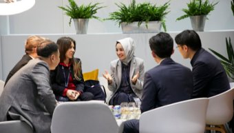 wtce connect lounge - group meeting with people from different countries